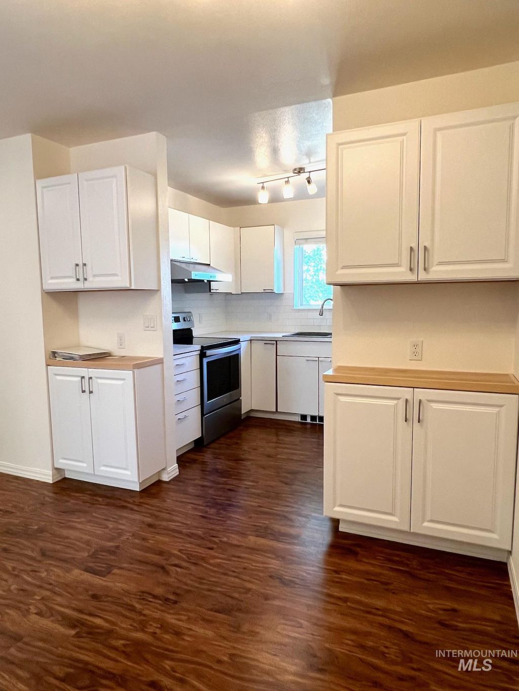 Photo of 1304 Andy Ave, Moscow, ID 83843 (MLS # 98958828)