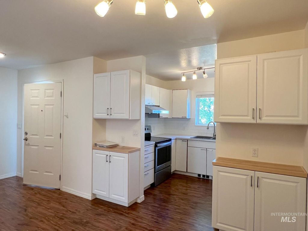 Photo of 1304 Andy Ave, Moscow, ID 83843 (MLS # 98958828)
