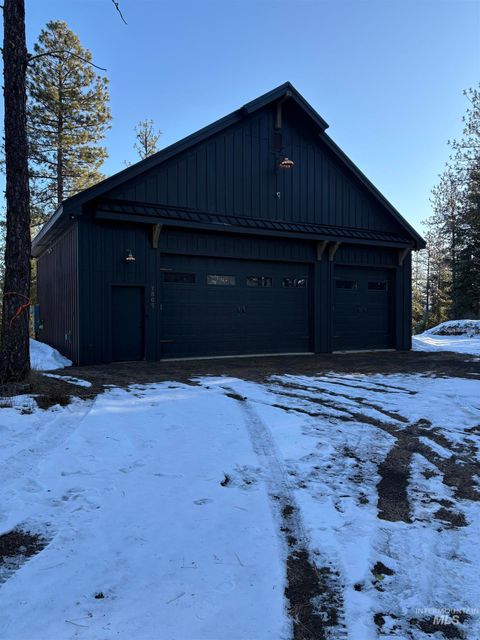 Photo of 2805 Mountain View Ct, New Meadows, ID 83654 (MLS # 98972714)