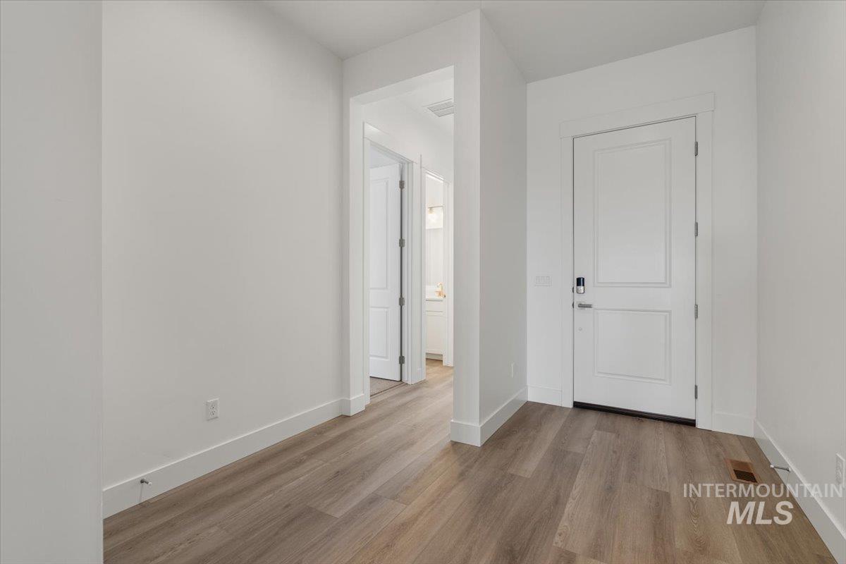 883 N Falling Water Way