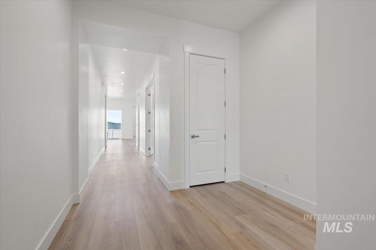 883 N Falling Water Way