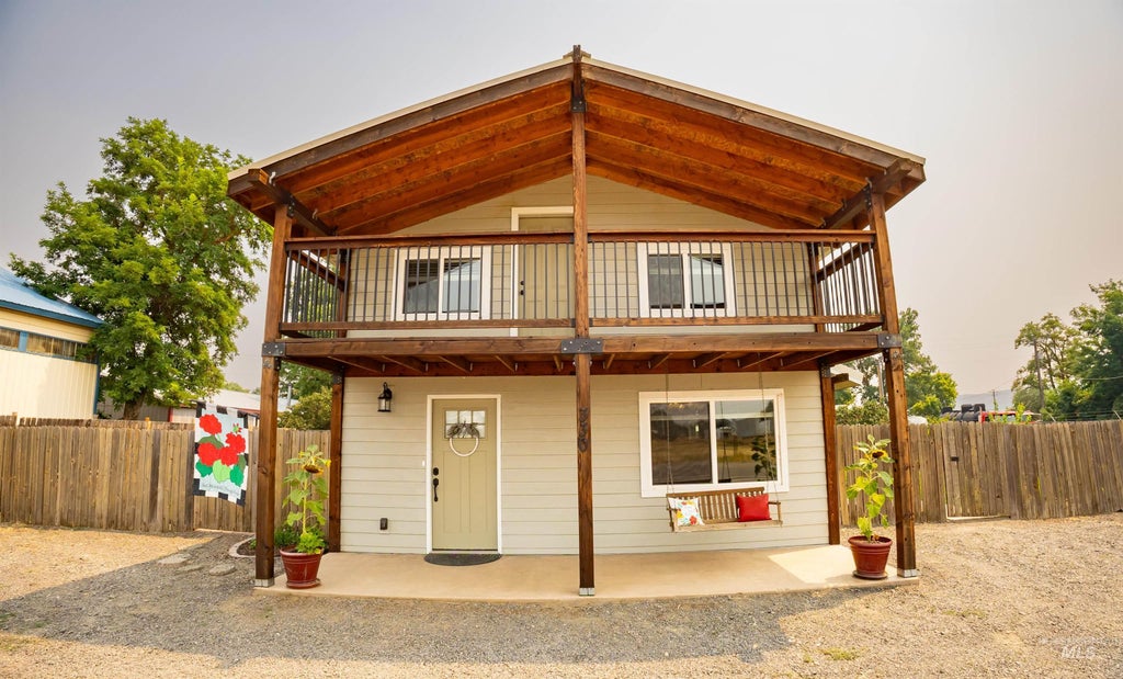 Photo of 330 S Superior St, Cambridge, ID 83610 (MLS # 98995607)