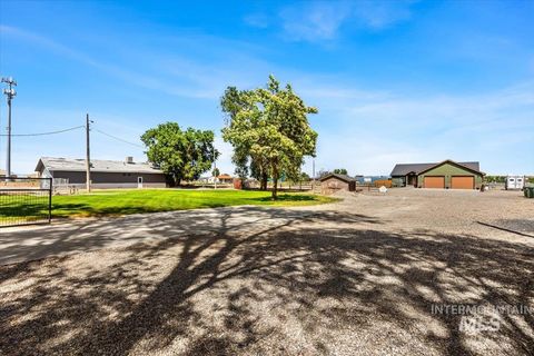 Photo of 1770 N 3rd Street, Nyssa, OR 97913 (MLS # 98970949)