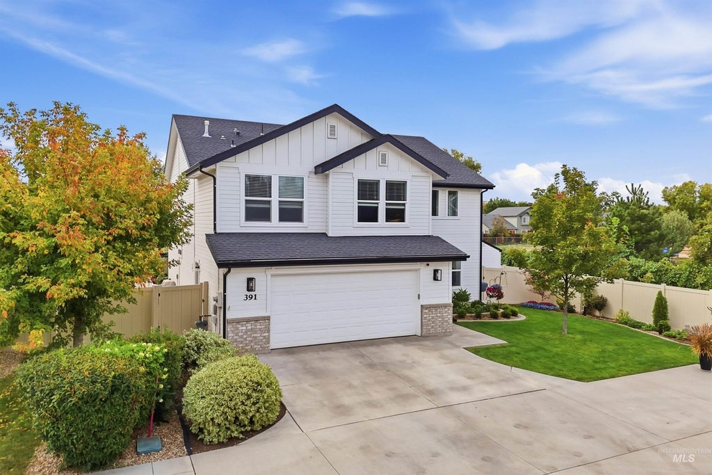 Photo of 391 W Yosemite St, Meridian, ID 83646 (MLS # 99001434)
