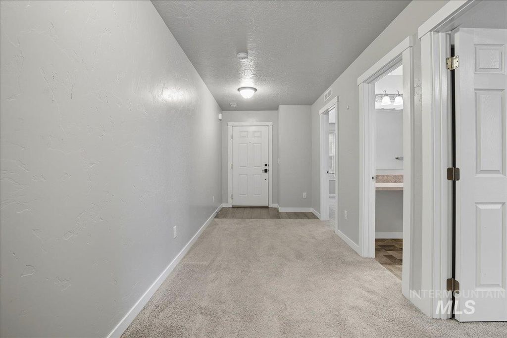 Photo of 730 SE Huebert St, Mountain Home, ID 83647 (MLS # 98964131)