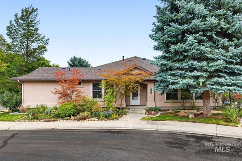 Photo of 4854 Lakeview Place, Garden City, ID 83714 (MLS # 99001404)