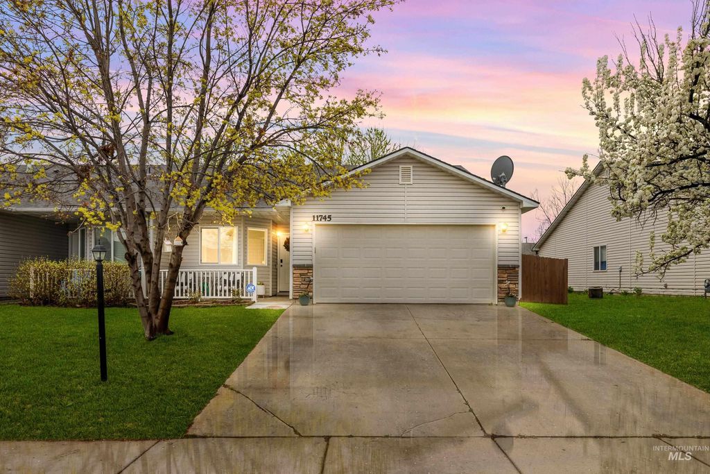 Photo of 11745 W Blueberry Ave, Nampa, ID 83687 (MLS # 98980556)