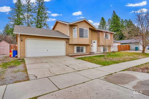 Photo of 8561 W Nebraska Street, Rathdrum, ID 83858 (MLS # 98980754)