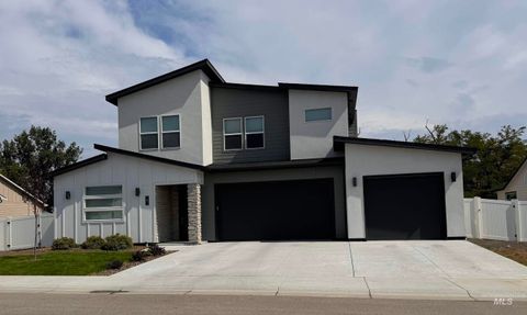 Photo of 191 S Fuji Avenue, Emmett, ID 83617 (MLS # 98987584)