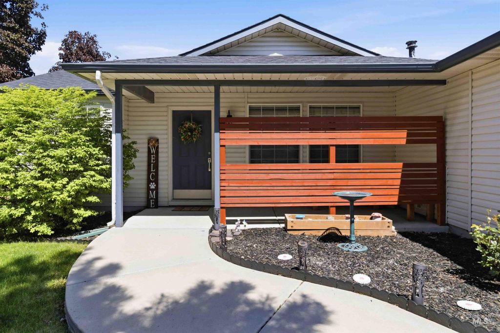 Photo of 2080 S Crimson Rose Way, Boise, ID 83709 (MLS # 98985254)