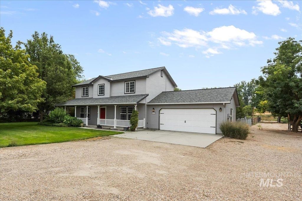 Photo of 4110 Lincoln Rd, Caldwell, ID 83605 (MLS # 98985290)