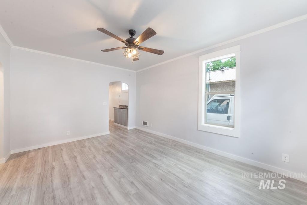 Photo of 422 15th St, Lewiston, ID 83501 (MLS # 98957647)