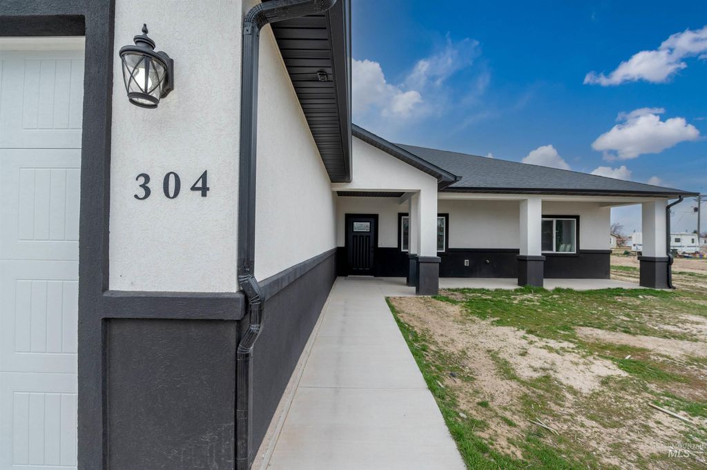 Photo of 304 Shillington Court, Minidoka, ID 83343 (MLS # 98977654)