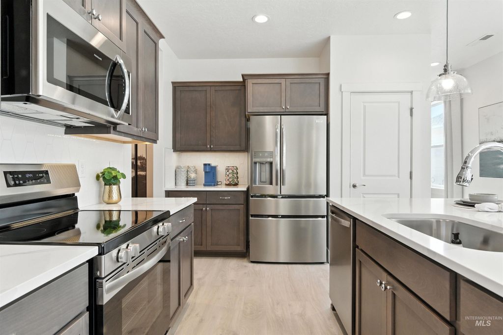 Photo of 5868 N Static Line Ave, Meridian, ID 83646 (MLS # 98982055)