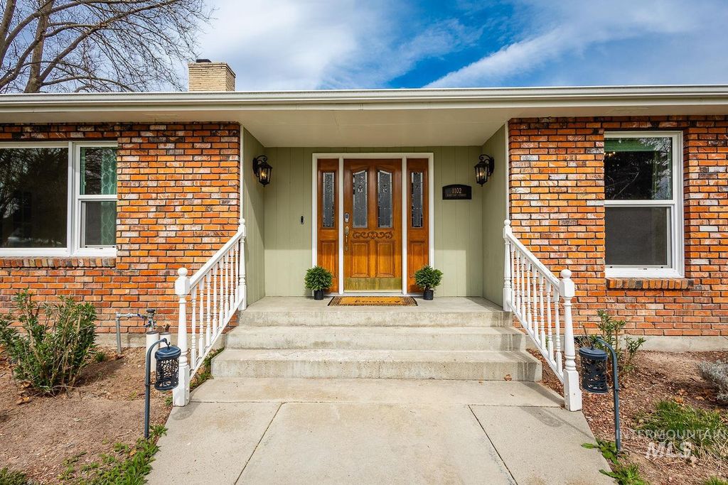 Photo of 1102 E 1st St, Emmett, ID 83617 (MLS # 98979222)