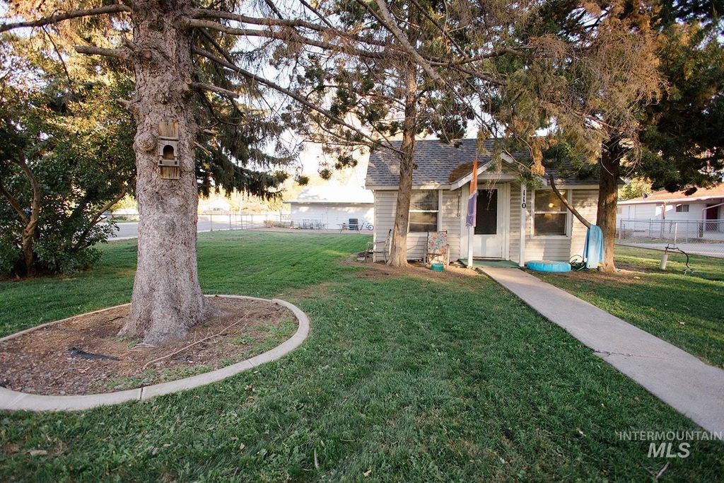 Photo of 110 S 11th East, Mountain Home, ID 83647 (MLS # 98969418)