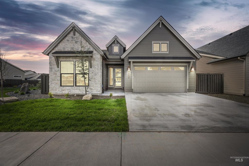 Photo of 959 E Crescendo St, Meridian, ID 83642 (MLS # 98985977)