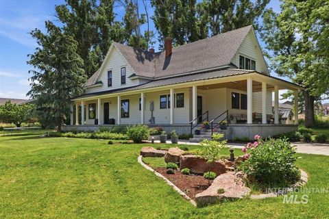 Photo of 1811 W Greenhurst Rd, Nampa, ID 83686 (MLS # 98986044)