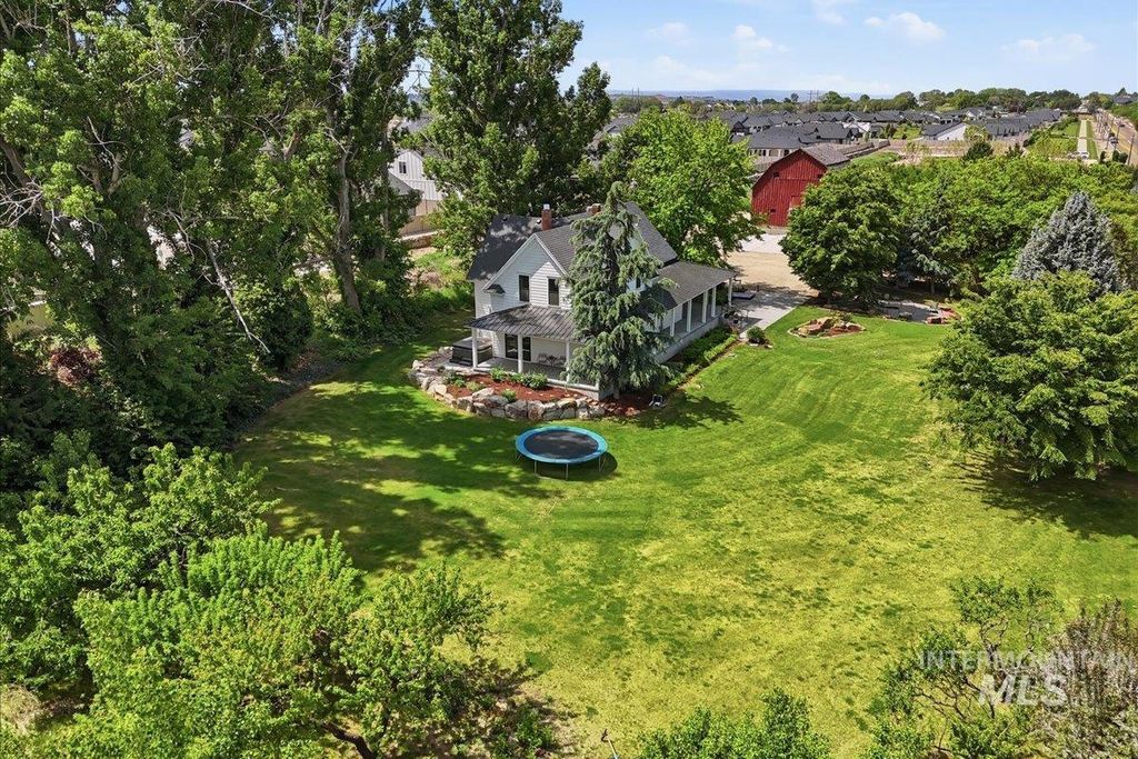 Photo of 1811 W Greenhurst Rd, Nampa, ID 83686 (MLS # 98986044)