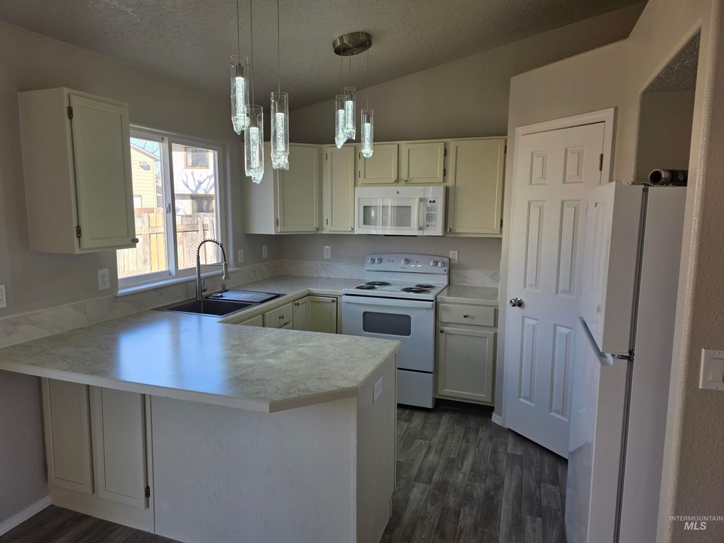 Photo of 517 Pennsylvania Ct, Nampa, ID 83686 (MLS # 98977973)