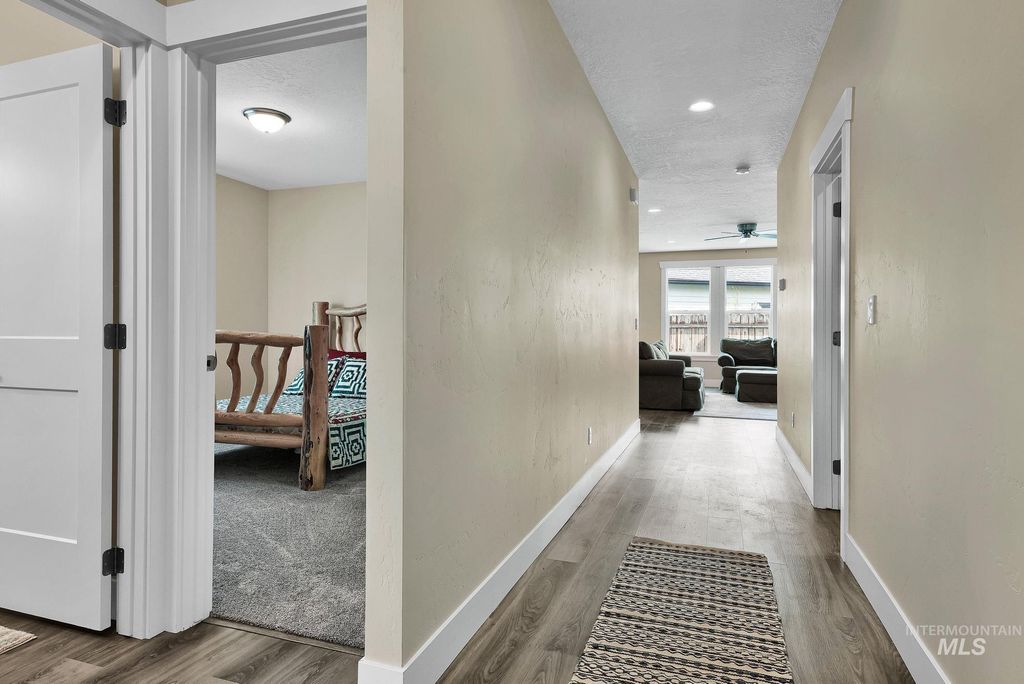 Photo of 102 Thunder Mountain Ct, Homedale, ID 83628 (MLS # 98982397)