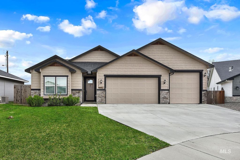 Photo of 102 Thunder Mountain Ct, Homedale, ID 83628 (MLS # 98982397)