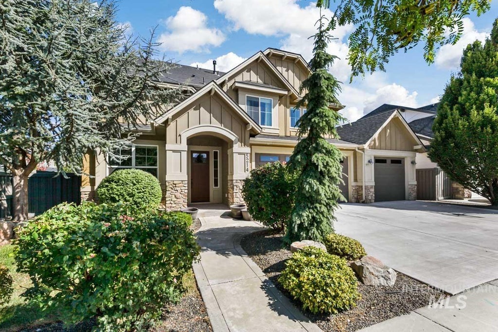 Photo of 5214 S Wayland Ave, Meridian, ID 83642 (MLS # 99001184)