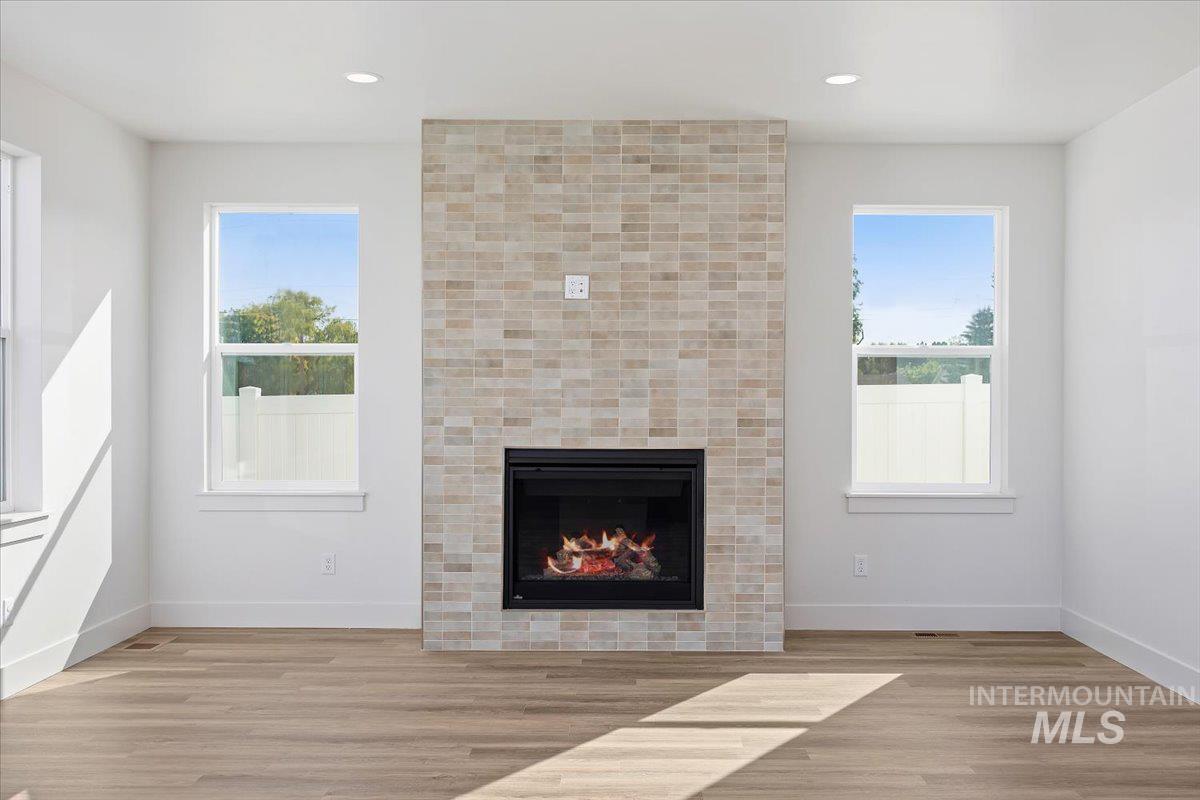 160 Maxine Lane West