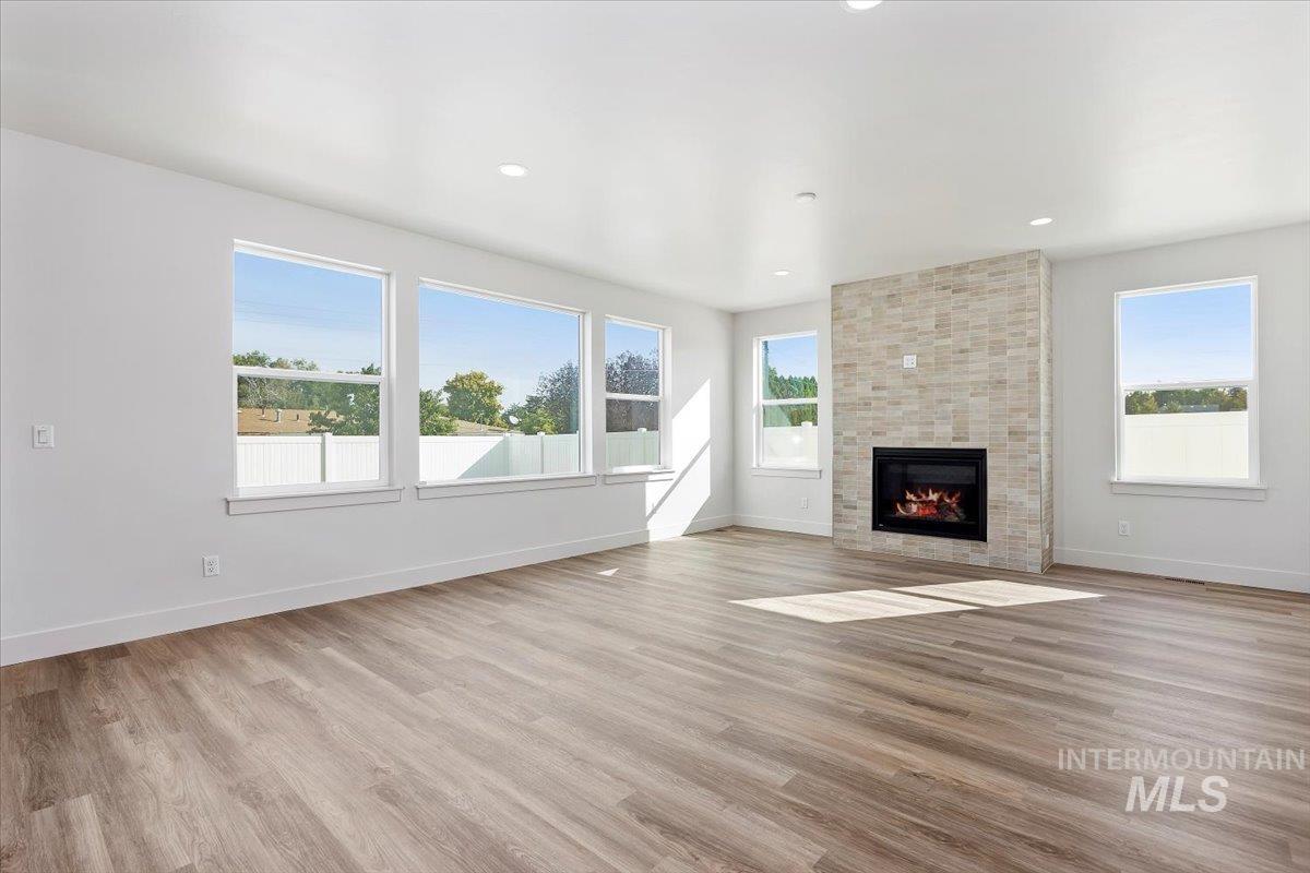 160 Maxine Lane West