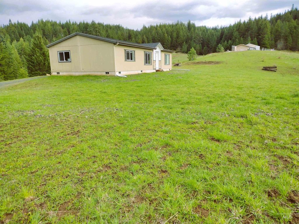 Photo of 142 Shenandoah 3rd. St, Kamiah, ID 83536 (MLS # 98983101)