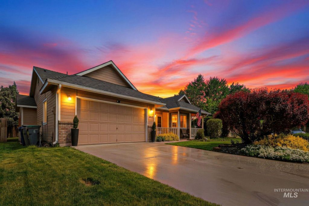 Photo of 2662 N Maywood Pl, Boise, ID 83704 (MLS # 98985484)