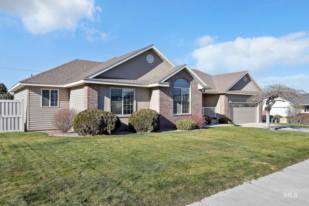 Photo of 2300 Alderwood Ave, Burley, ID 83318 (MLS # 98968646)