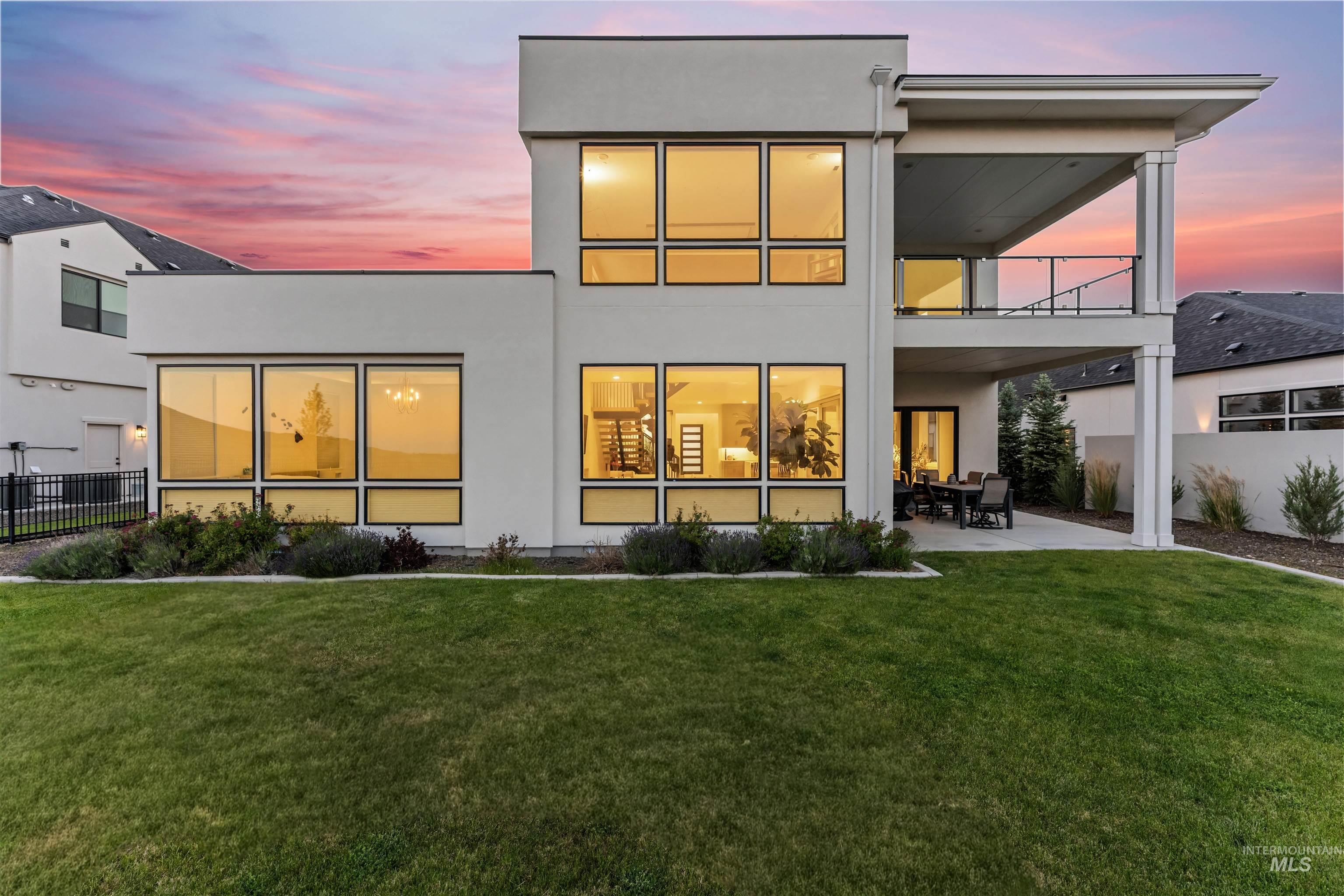 Contemporary architectural design featuring expansive fenestration
