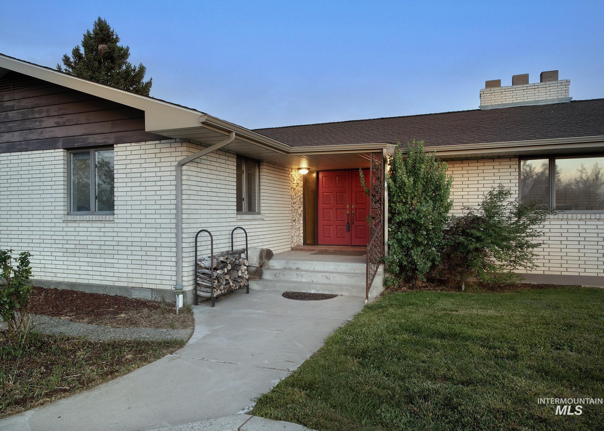 4371 N Grandview Lane B