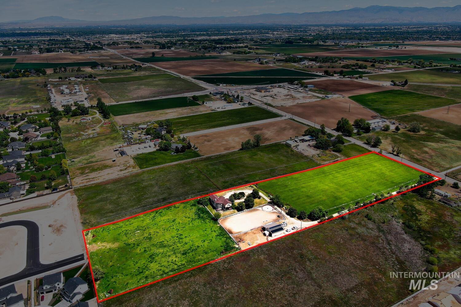 View of property location featuring mountains and property parcel outlined
