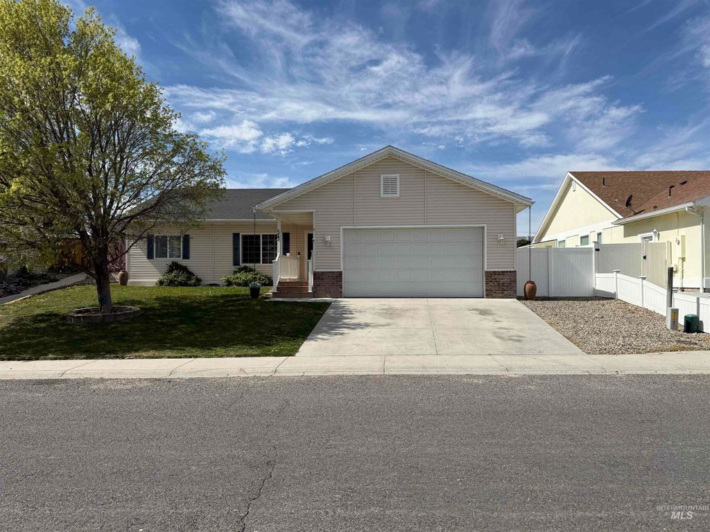 Photo of 523 Morning Dove Way, Marsing, ID 83639 (MLS # 98981133)