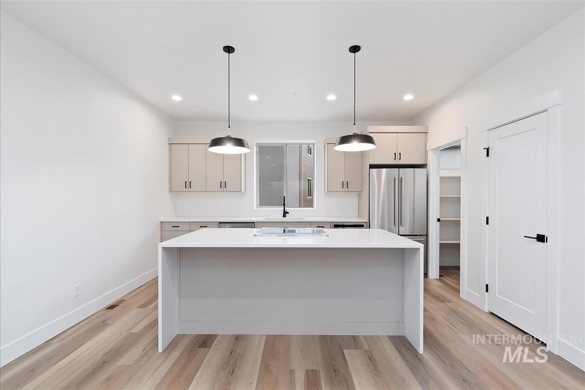 1717 S Federal Way