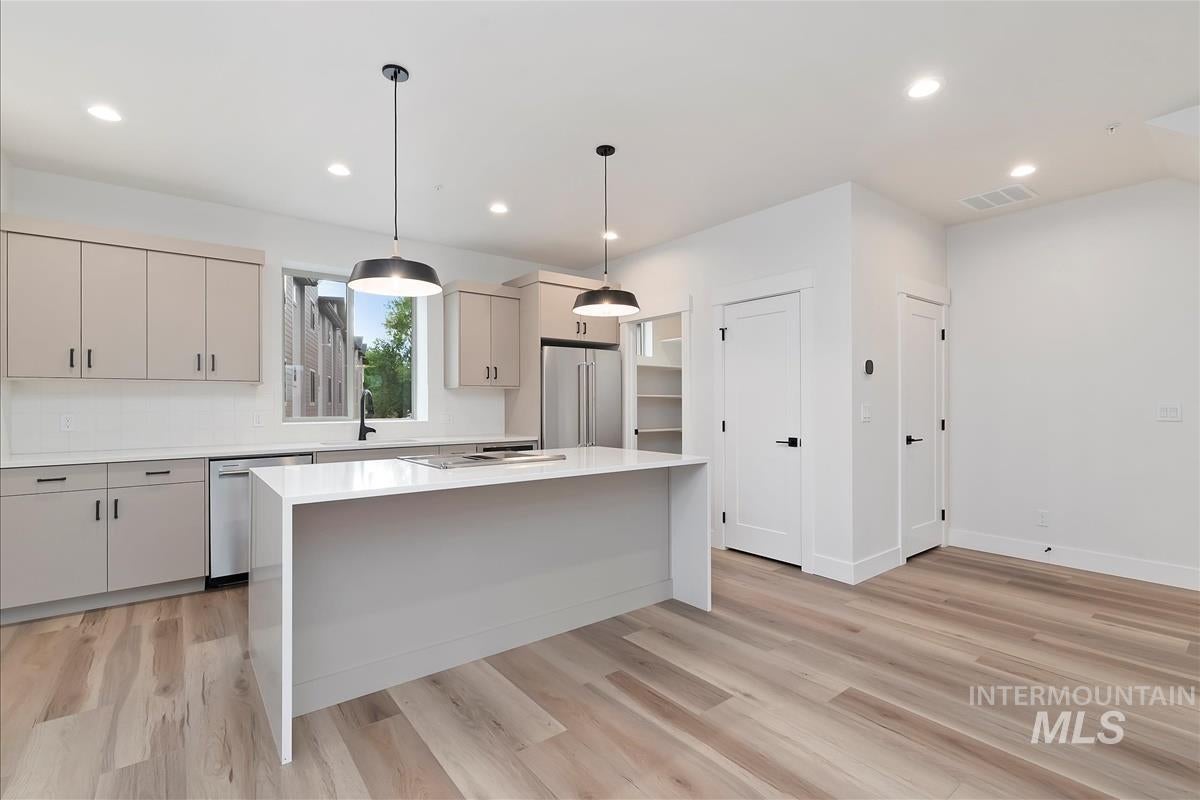 1717 S Federal Way