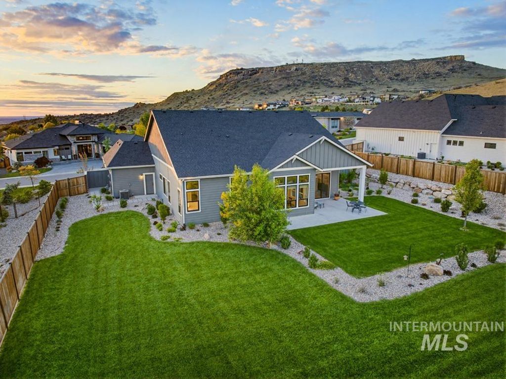 Photo of 1848 S Satellite Way, Boise, ID 83712 (MLS # 98984191)