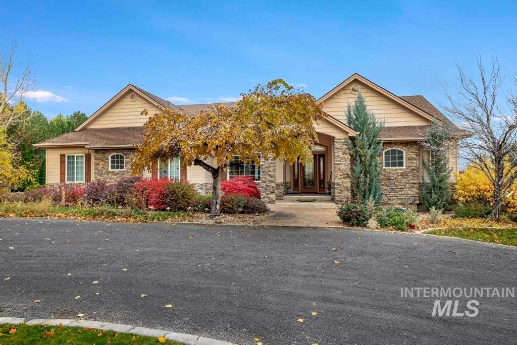 Photo of 568 Mahard Dr, Twin Falls, ID 83301 (MLS # 98971371)