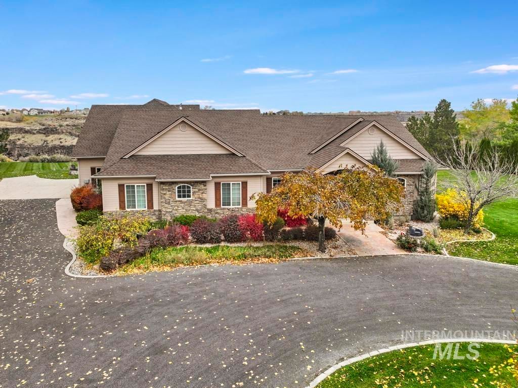 Photo of 568 Mahard Dr, Twin Falls, ID 83301 (MLS # 98971371)
