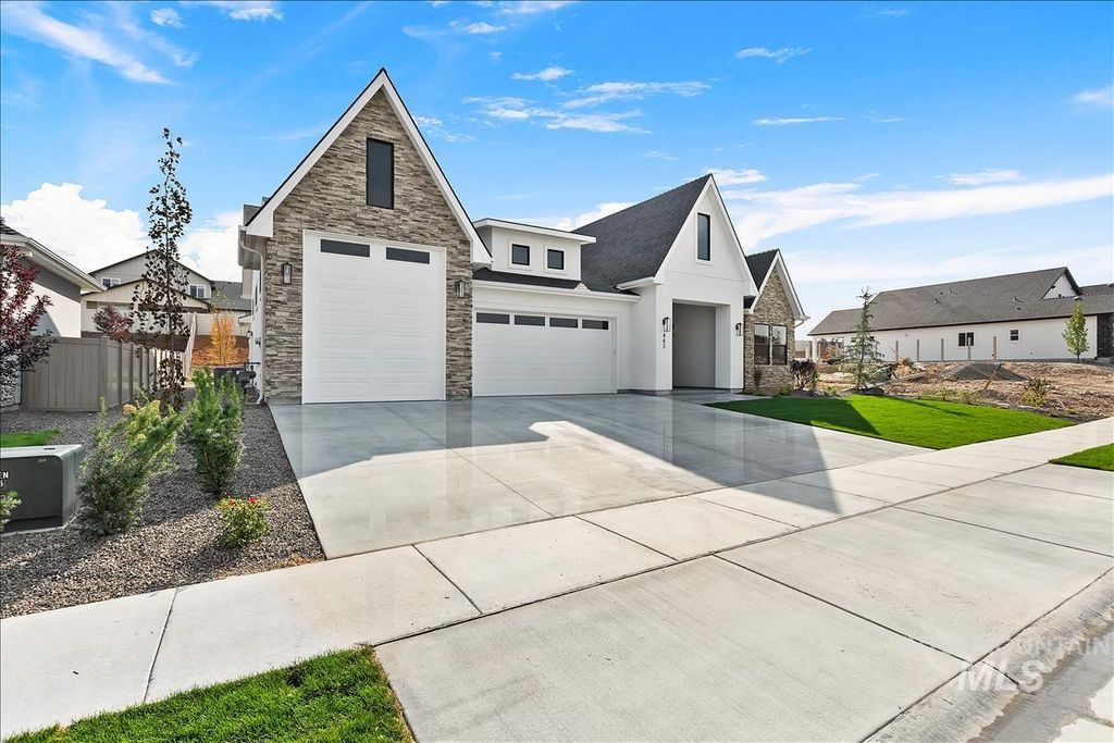 Photo of 9833 S Peregrine Falcon Ave, Nampa, ID 83686 (MLS # 98980498)