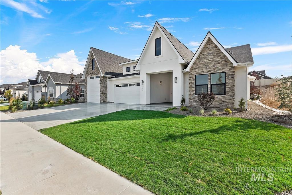 Photo of 9833 S Peregrine Falcon Ave, Nampa, ID 83686 (MLS # 98980498)