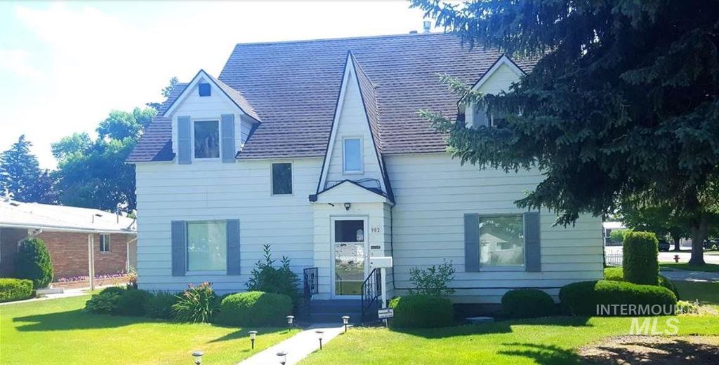 Photo of 902 H St, Rupert, ID 83350 (MLS # 98965831)