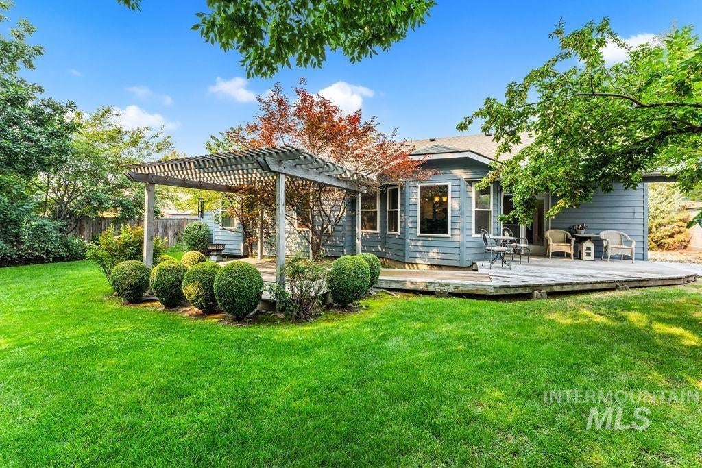 Photo of 188 S Cobblestone Way, Eagle, ID 83616 (MLS # 98995874)