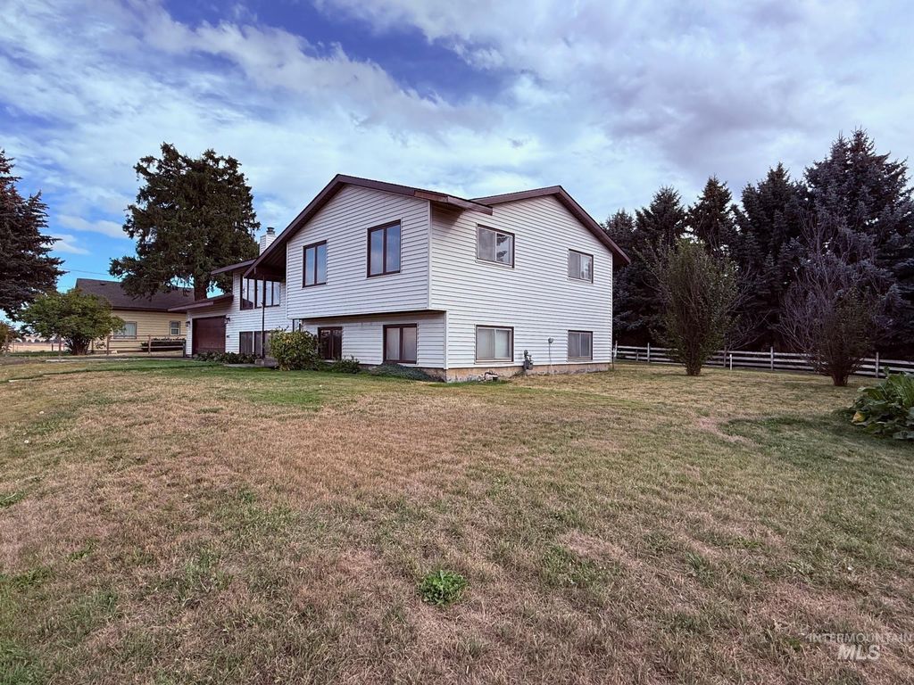 Photo of 1004 Mckinley St, Colton, WA 99113 (MLS # 98963567)