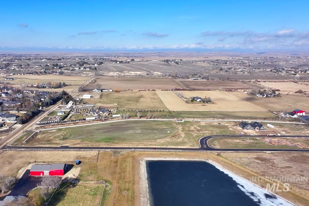 7950 Winter Horses Dr