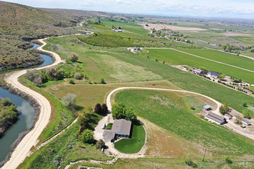 Photo of 3549 Ginny Lane, Emmett, ID 83617 (MLS # 98983881)