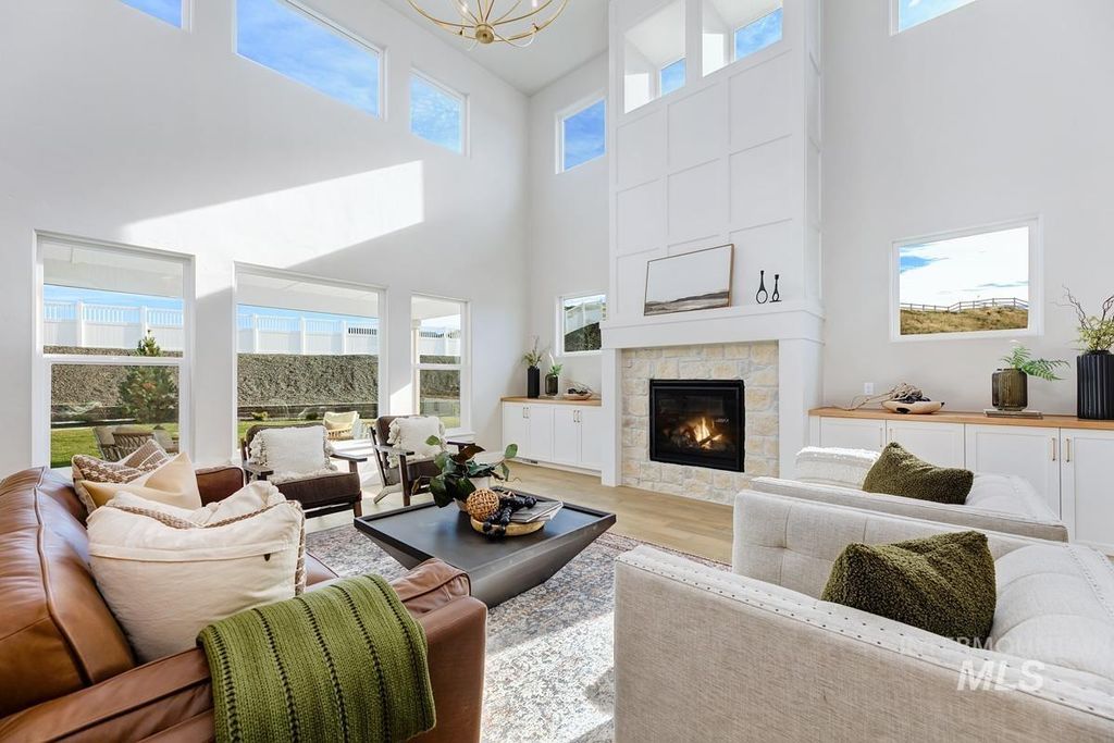 Photo of 13544 N Ruffed Grouse Way, Boise, ID 83714 (MLS # 98968142)