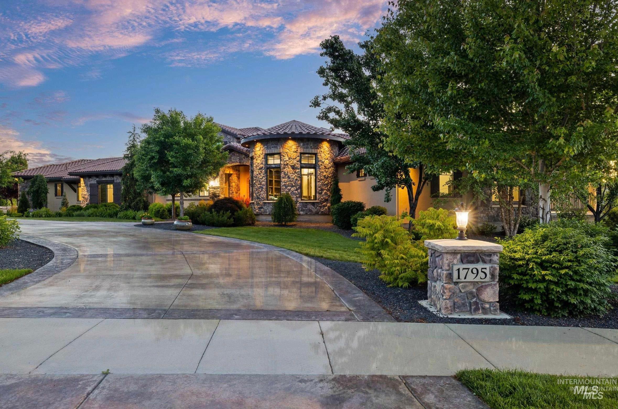 1795 N Moon Bello Way Eagle ID 83616